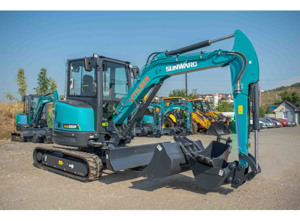 Miniexcavator SUNWARD SWE 35 UF de vanzare